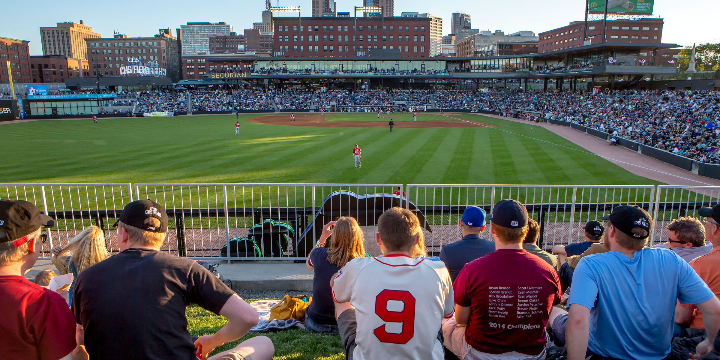 crowd watching baseball - desktop version