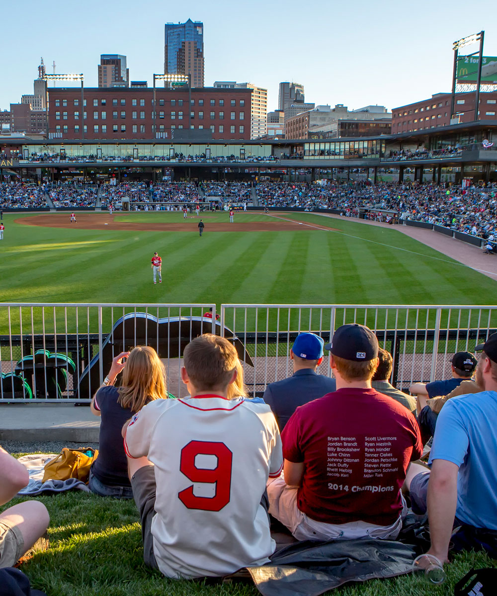 crowd watching baseball - mobile version